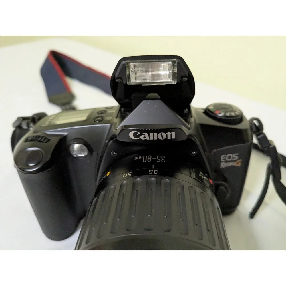 Canon EOS Rebel G 35mm Camera / Canon AF Zoom Lens 35-80mm / Speedlite 200E